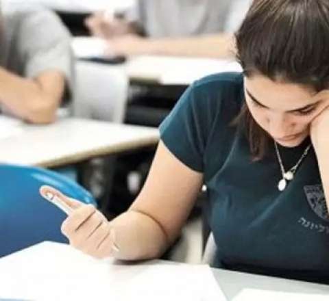 Kolleclərdə boş qalan yerlərə qəbul elan edildi 