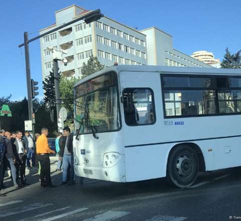 Pirallahıda avtobus piyadanı vuraraq öldürdü 