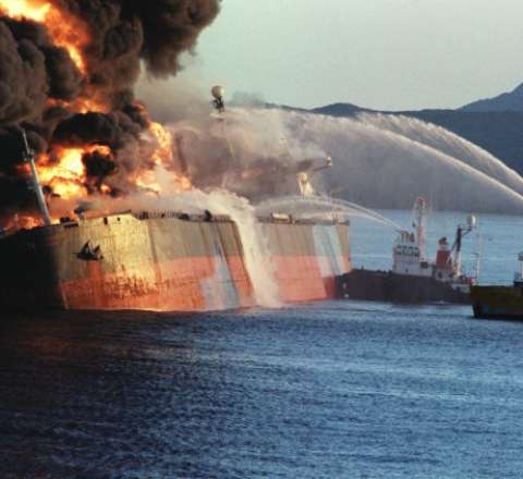 Qara dənizdə tanker partladı: Türkiyə hərəkətə keçdi 