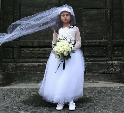 Daha bir erkən nikah: Qarşısı belə alındı  