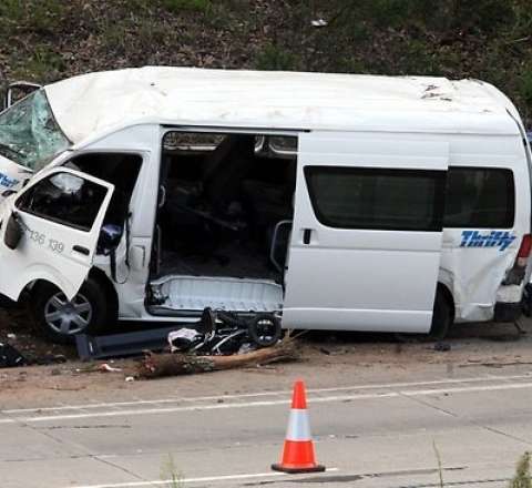 Oğuzda mikroavtobus qəzaya uğradı: ölən və xəsarət alanlar var 
