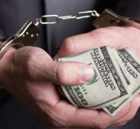 Dələduzluq edib, xəstə qızını müalicə etdirən şəxsə HÖKM OXUNDU 