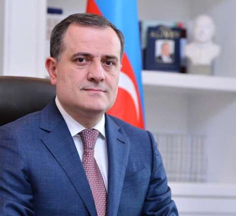 Ceyhun Bayramov İstanbula getdi 
