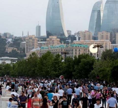 Azərbaycanda məşğul əhalinin sayı nə qədərdir? 