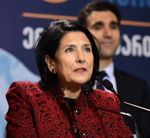 Zurabişvili yerli seçkilərdə iştirakdan imtina etdi 