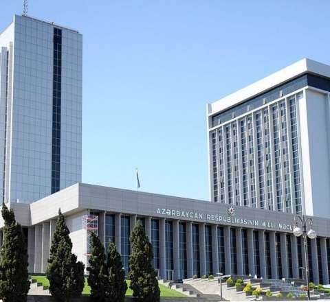 Universitetlər Bakıdan köçürüləcək  