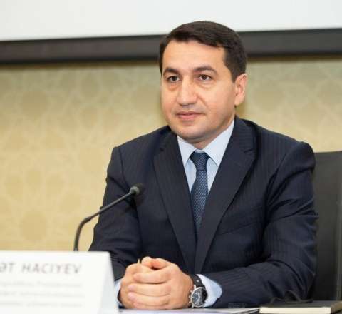 Hikmət Hacıyev jurnalistləri belə TƏBRİK ETDİ 