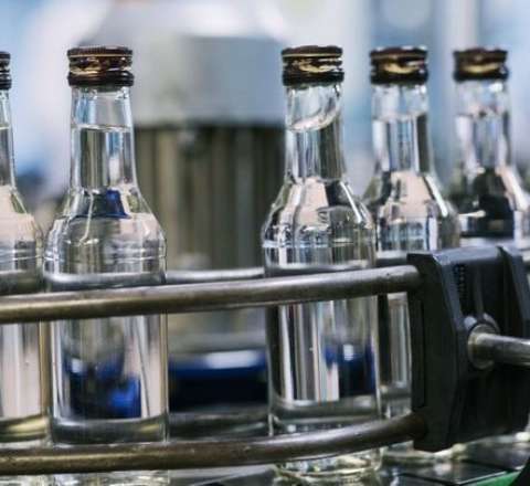 Rusiyada alkoqol rekord qiymətə bahalaşacaq – Təkcə araq 17,1% artacaq 