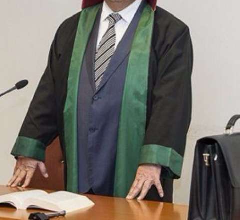 63 yaşlı "vəkil"ə HÖKM OXUNDU 