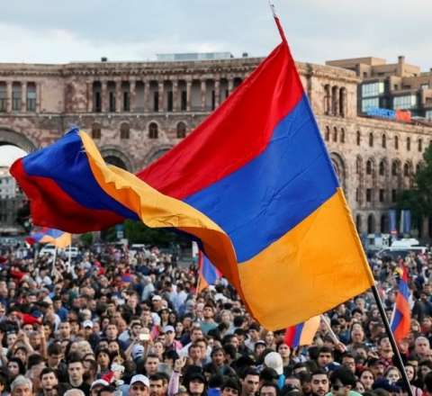Karapetyana dəstək aksiyası başladı 