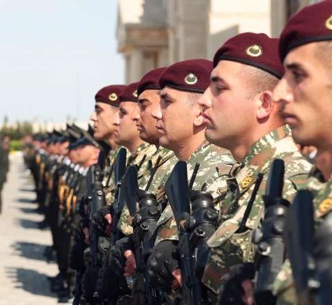 Əsgərlərin maaşı karta köçəcək 