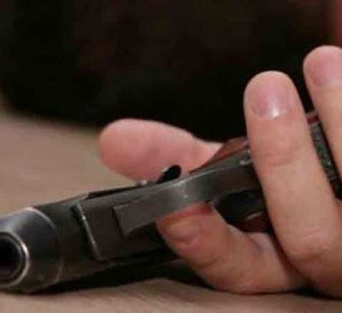 Naxçıvanda polis özünü vurub öldürdü 