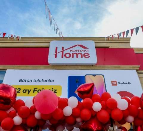 “Kontakt Home”da ər arvadını bıçaqladı 