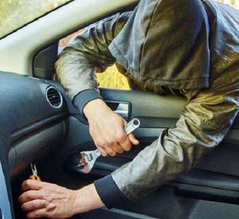 Maşın oğrusu saxlanıldı – Üç nəfər isə motosiklet qaçırmağa cəhd etdi 