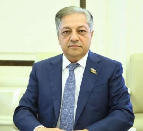 Cavanşir Feyziyevin apteki dərmanları reseptsiz satırmış - Şirkəti cərimələndi 