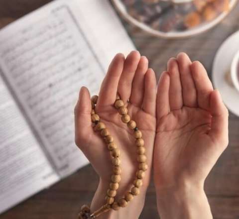 Bu gecə ehtimal edilən üçüncü Qədr gecəsidir 