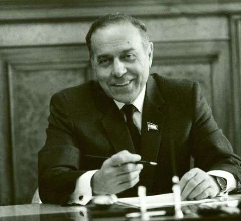 29 il öncə Heydər Əliyev Ağ Evin xatirə kitabına nə yazmışdı? - VİDEO