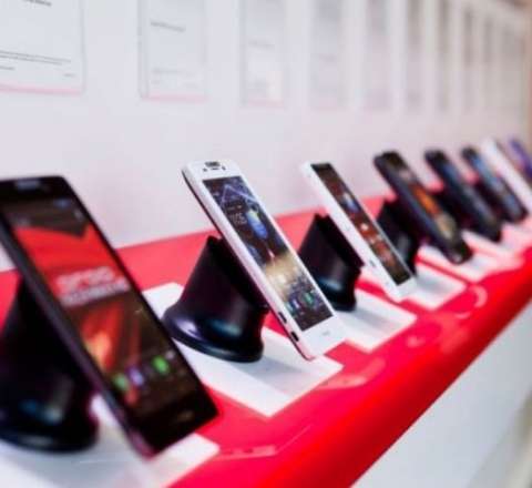 Azərbaycana ən çox bu ölkədən smartfon GƏTİRİLİR -  SİYAHI