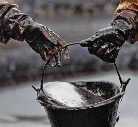 Azərbaycanda neft tükənir - İqtisadçıdan XƏBƏRDARLIQ 