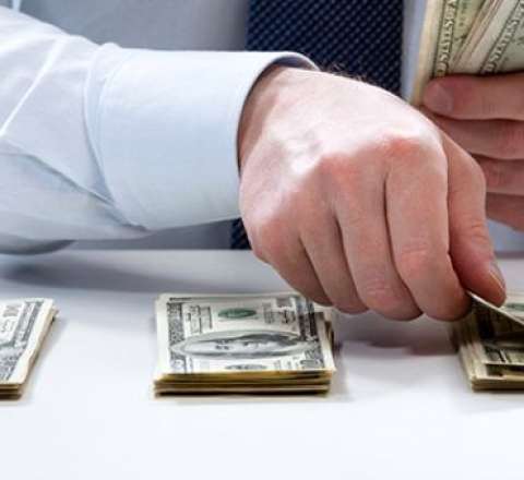 Bankların dollar alışı artdı, satışı azaldı 