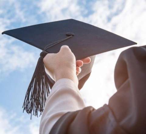 Onlar universitetdə pulsuz oxuyacaq 