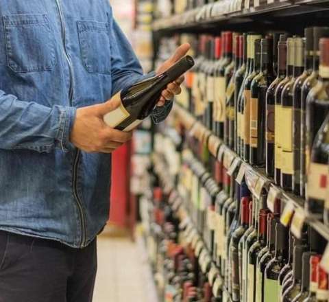 Nazirlikdən alkoqollu içkilərlə bağlı QƏRAR 