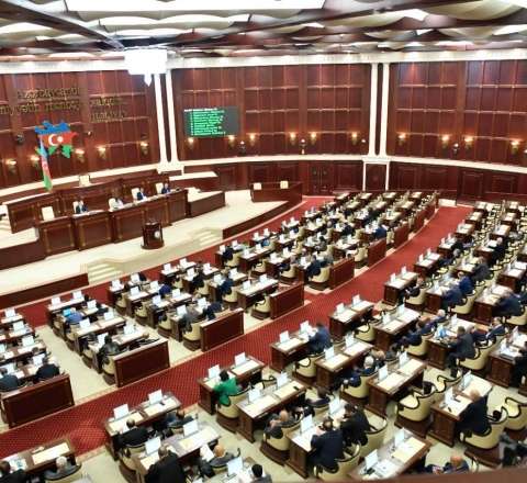 Milli Məclis Amnistiya ilə bağlı qərar qəbul etdi 