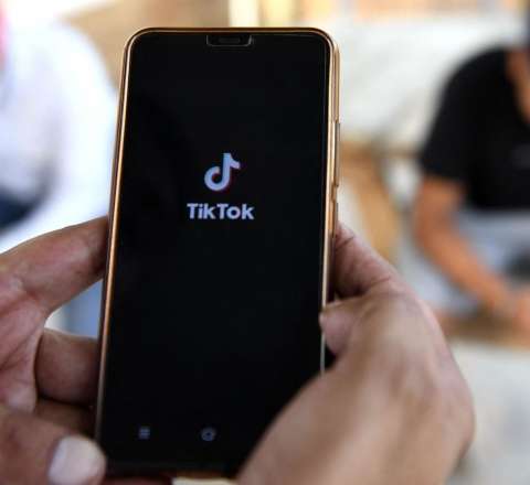 Arvadının TikTok yazışmasını tutdu, 20 bıçaq zərbəsi ilə öldürmək istədi - TƏFƏRRÜAT 