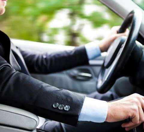 İcra başçısı keçmiş zavod rəhbərini özünə SÜRÜCÜ təyin etdi 