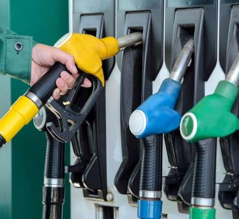 Ermənistanda Azərbaycan benzini satışa çıxarıldı 