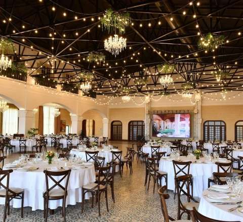 Tanınmış meyxanaçının restoranında BİABIRÇILIQ - VİDEO 