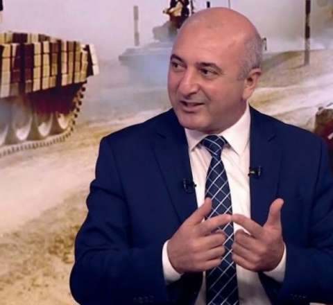 Şair hərbi eksperti öldürmək istəyib? - Özü etiraf etdi və bağışlanmağını istədi 