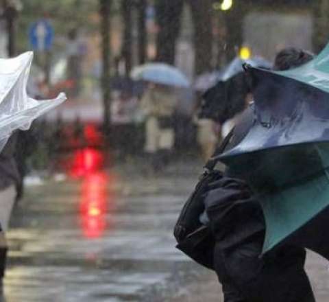 Bakıda yağış fəsadlar törətdi: BŞİH hərəkətə keçdi  - FOTO