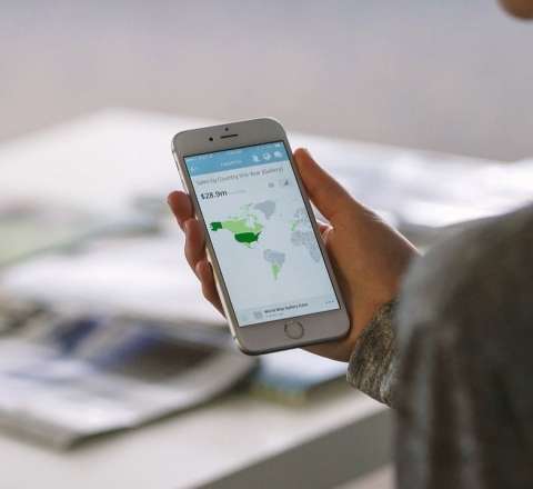 Telefon kamerası vasitəsilə kimisə izləyə bilərsinizmi? 