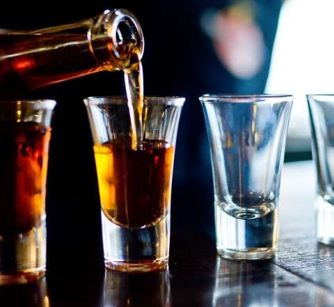 Rusiya bazarını saxta erməni konyakları bürüyüb – Gələn ildən alkoqol idxalı dayandırıla bilər 