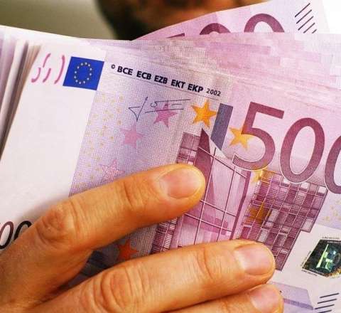 Çinli məmura Fransada hücum: 7 milyon avroluq oğurluq edildi 