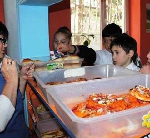 Məktəblərdə bu qidaların satışı qadağan edildi - SİYAHI 