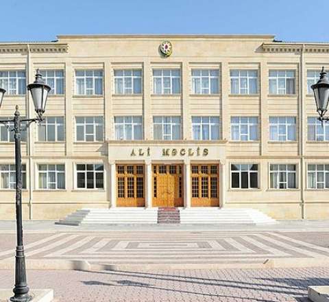 Ali Məclisin deputatlarının maaşı artırıldı 