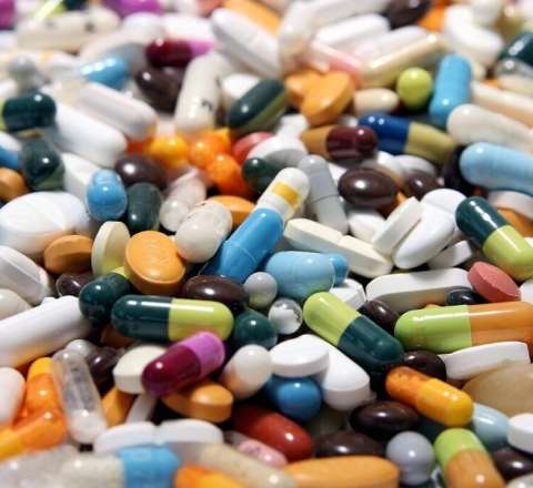 Azərbaycana gətirilən dərmanlar kəskin bahalaşdı 