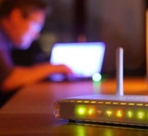 Rusiyada internet ÇÖKDÜ 