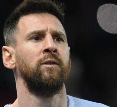 Messi rəqib futbolçunu sillələdi - VİDEO 