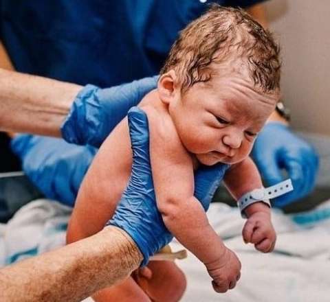 31 il əvvəl dondurulmuş embriondan uşaq doğuldu - TİBBDƏ REKORD 