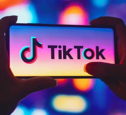 Sərxoş halda canlı yayım açdı – Həbs olundu 