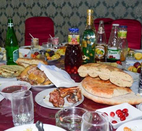 Toylarda spirtli içkilər qadağan edilə bilərmi? 