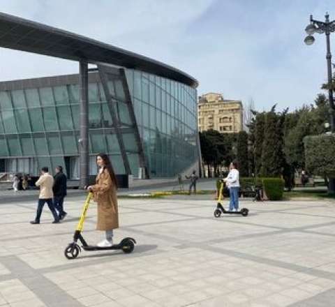 Bakıda maşın skuter sürən azyaşlı qızı vurub öldürdü 