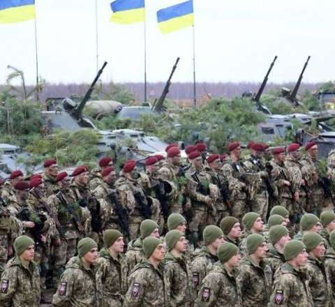 Ukrayna Rusiya sərhədinə 50 minlik qoşun topladı 