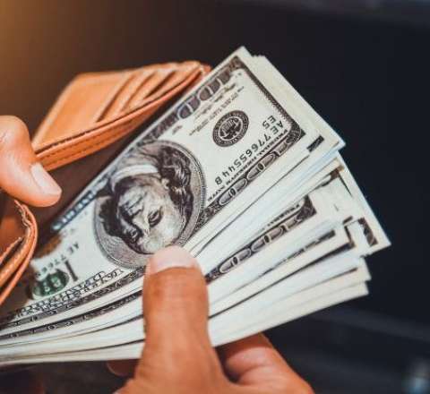 Dollar almaq istəyənlərin  nəzərinə