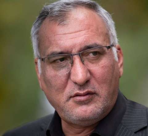 Yaşamaq üçün mütləq kiminsə bığının altından keçməlisən – Şərif Ağayar - VİDEO 