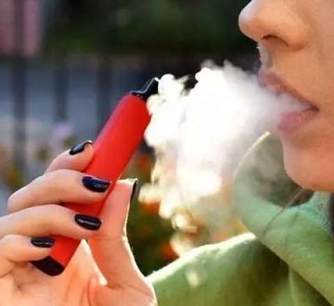 Qadağan edilən veyplər sinə xərçəngi yaradır – Onkoloq 