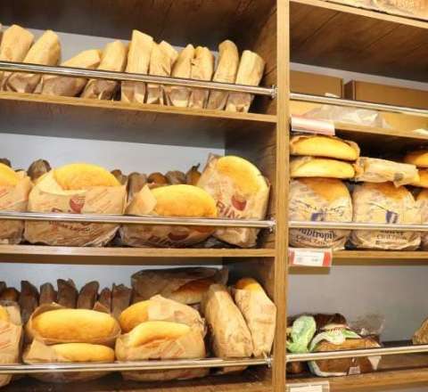 Vitrində saxlanılan vaxtı keçmiş çörəklərin  AQİBƏTİ